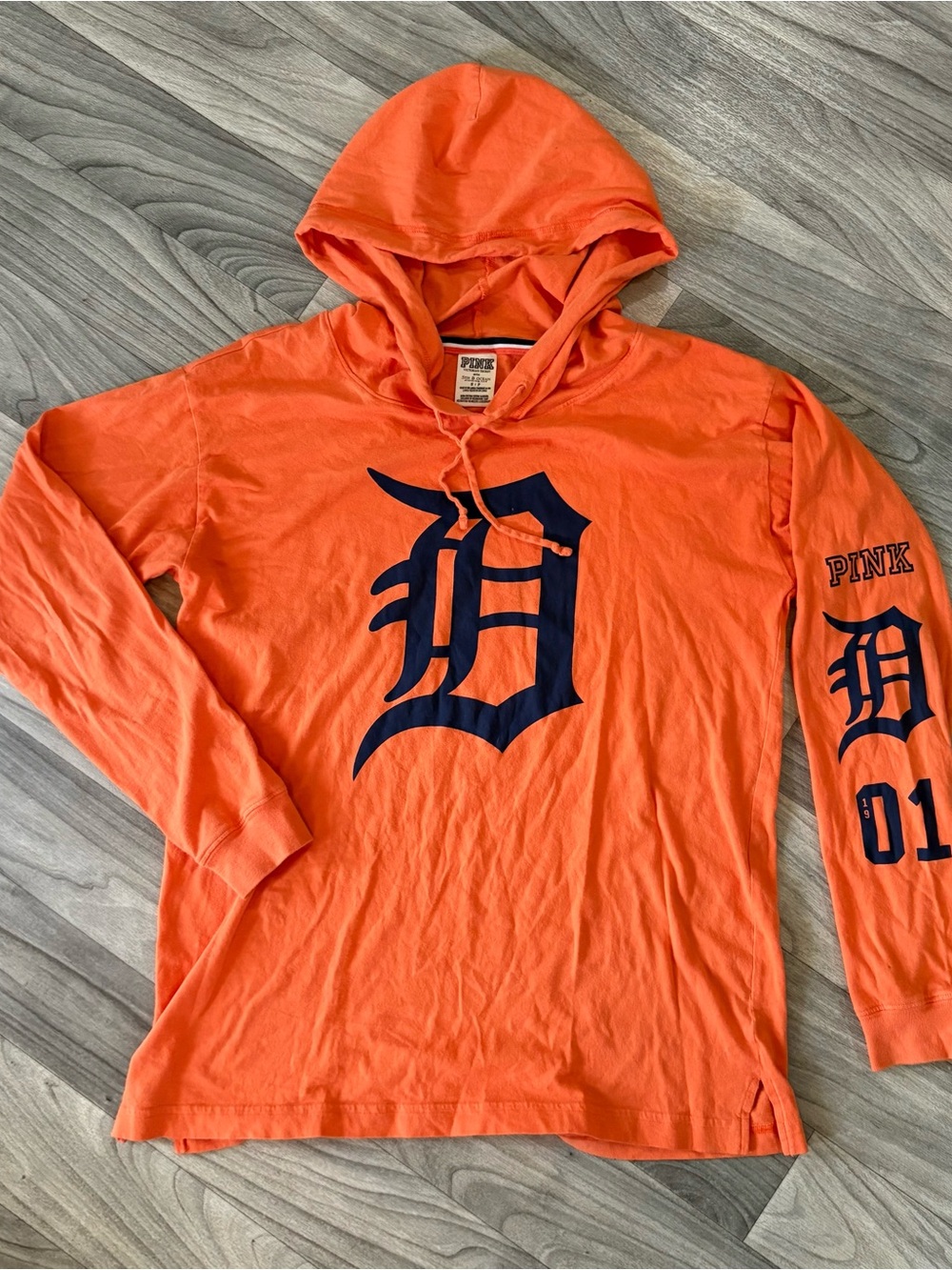 PINK Detroit Tiger’s Hooded Longsleeve